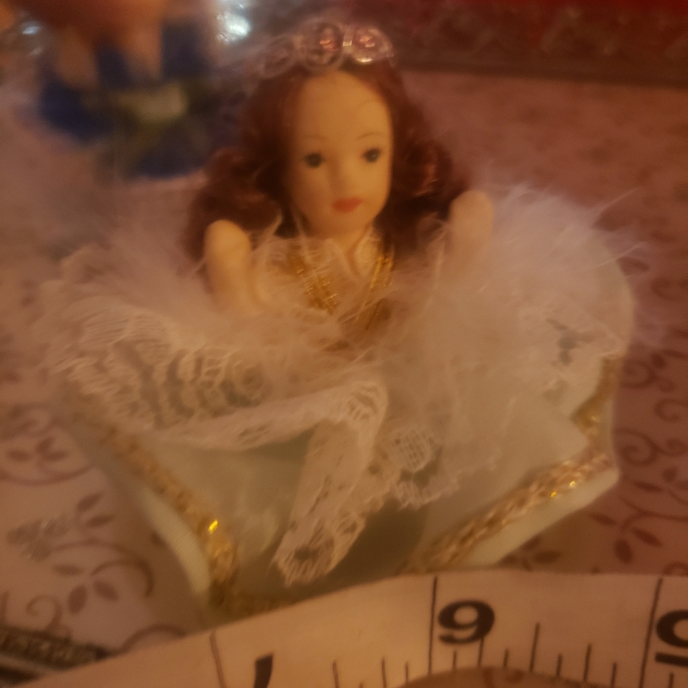 Vintage China/porcelain miniature Doll